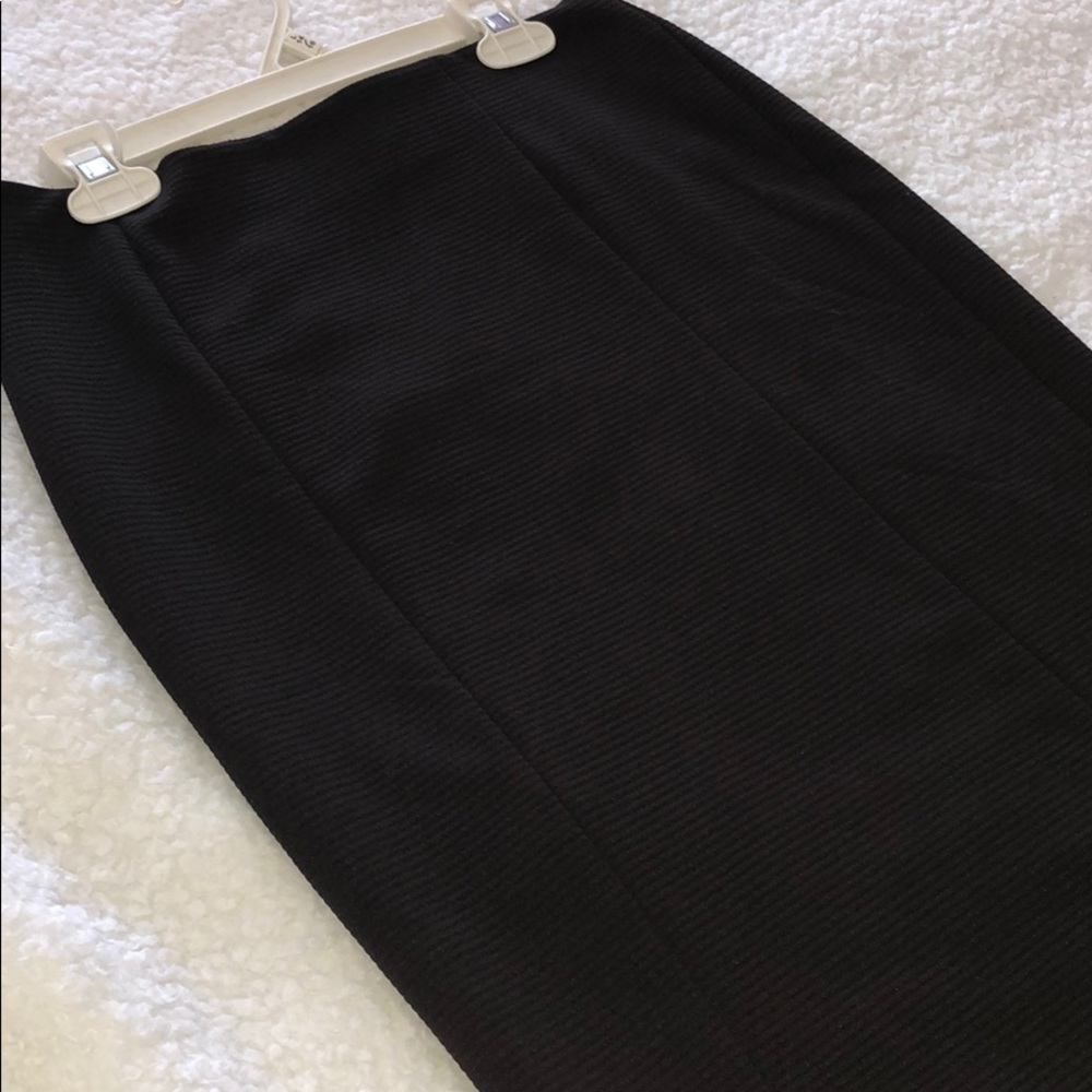 Elle black pencil skirt